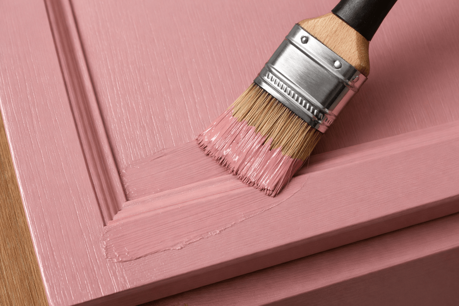 Czym pomalować meble z okleiny, żeby farba nie odpryskiwała przy pierwszym dotknięciu